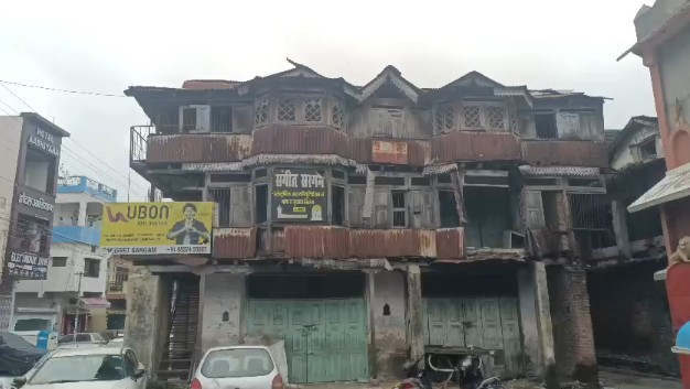 dilapidated buildings
